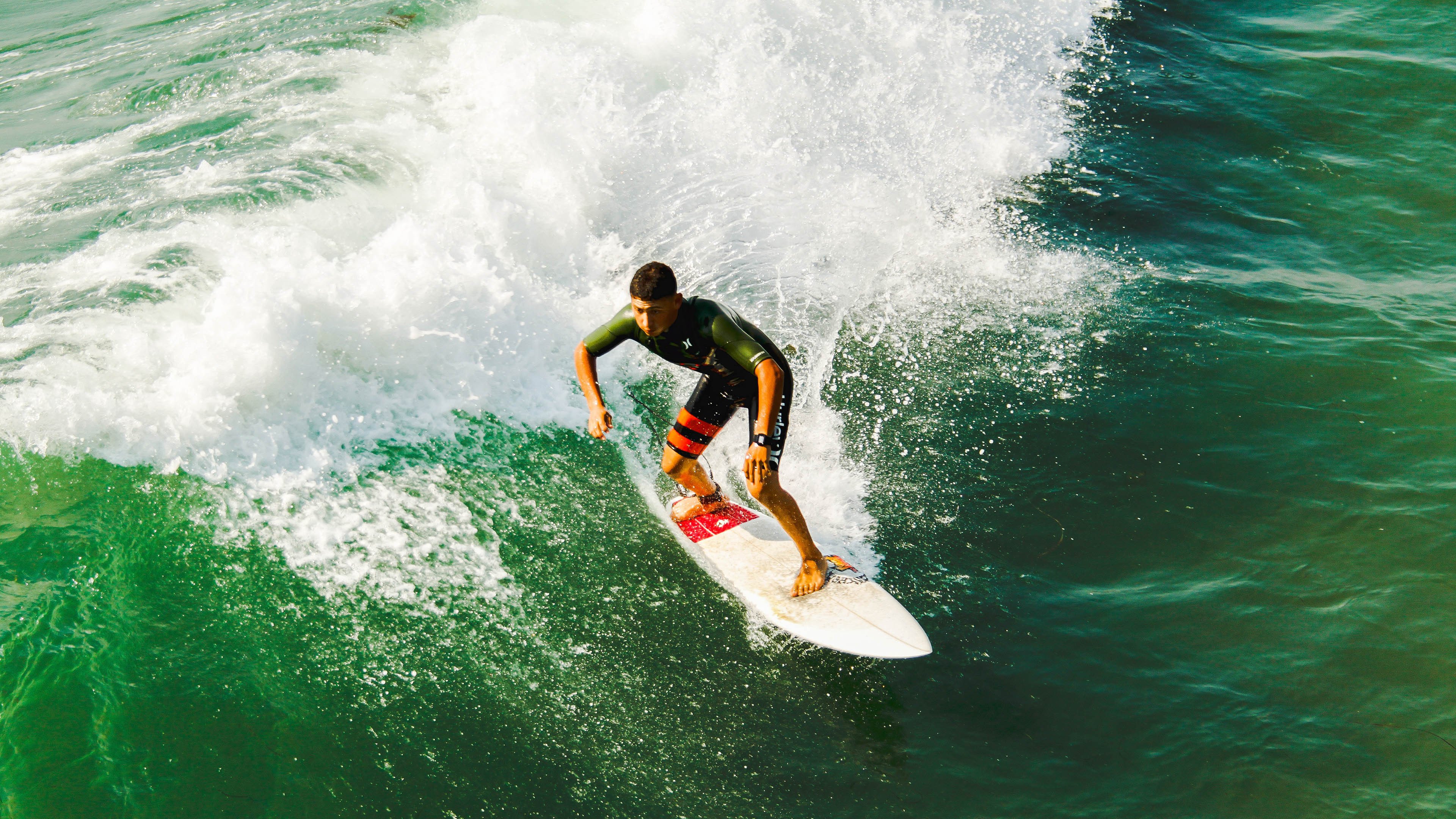 “青春荣耀”青少年系列篮球叙事剧集在央视热播，讲述成长励志故事