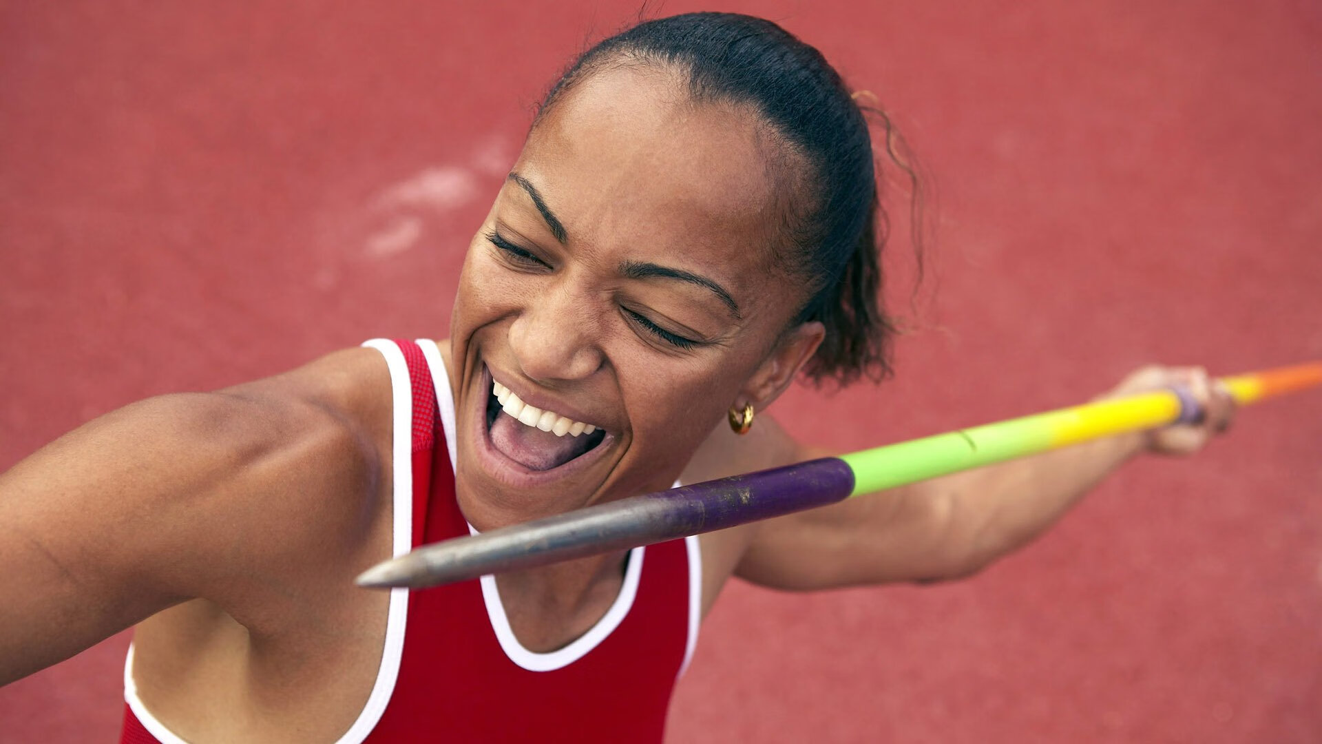 轮滑自由表现：街头风采引人入胜，轮滑自由式动作详细表